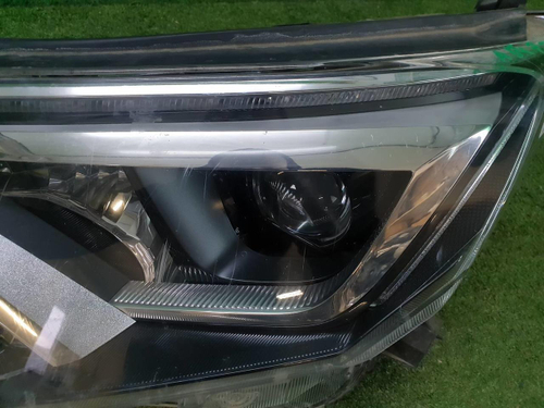 Фара левая Toyota Rav 4 CA40 (2015-2019) LED