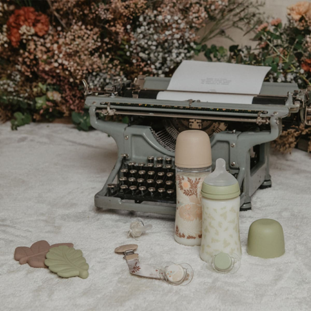 Антиколиковая бутылочка для кормления Suavinex Poetry SX PRO 270 мл, 3 мес+, зеленая