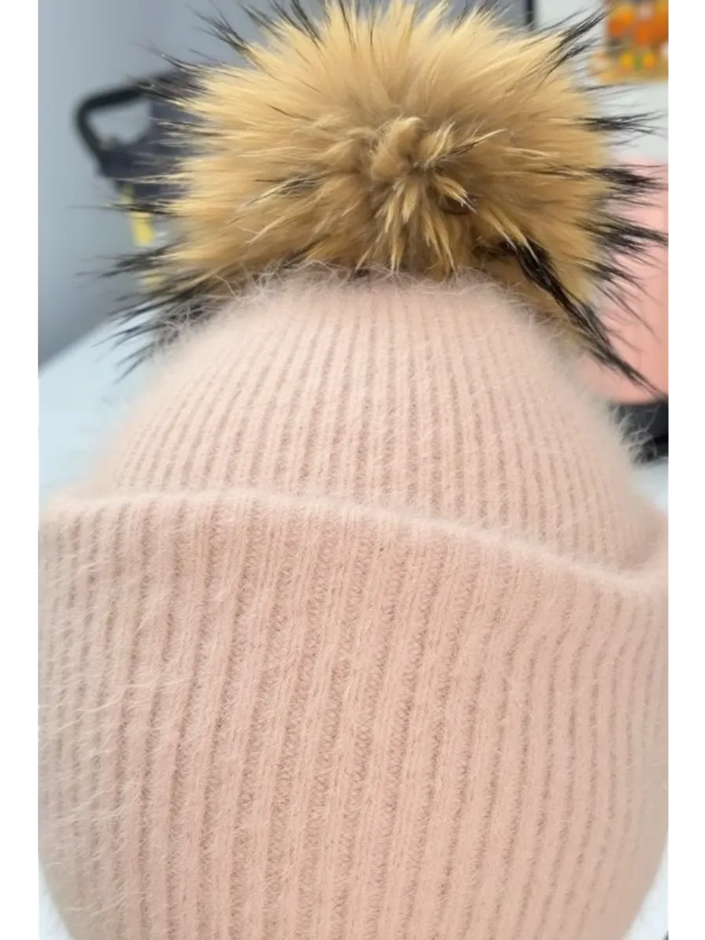 шапка ангора с меховым помпоном зимняя пушистая стильная