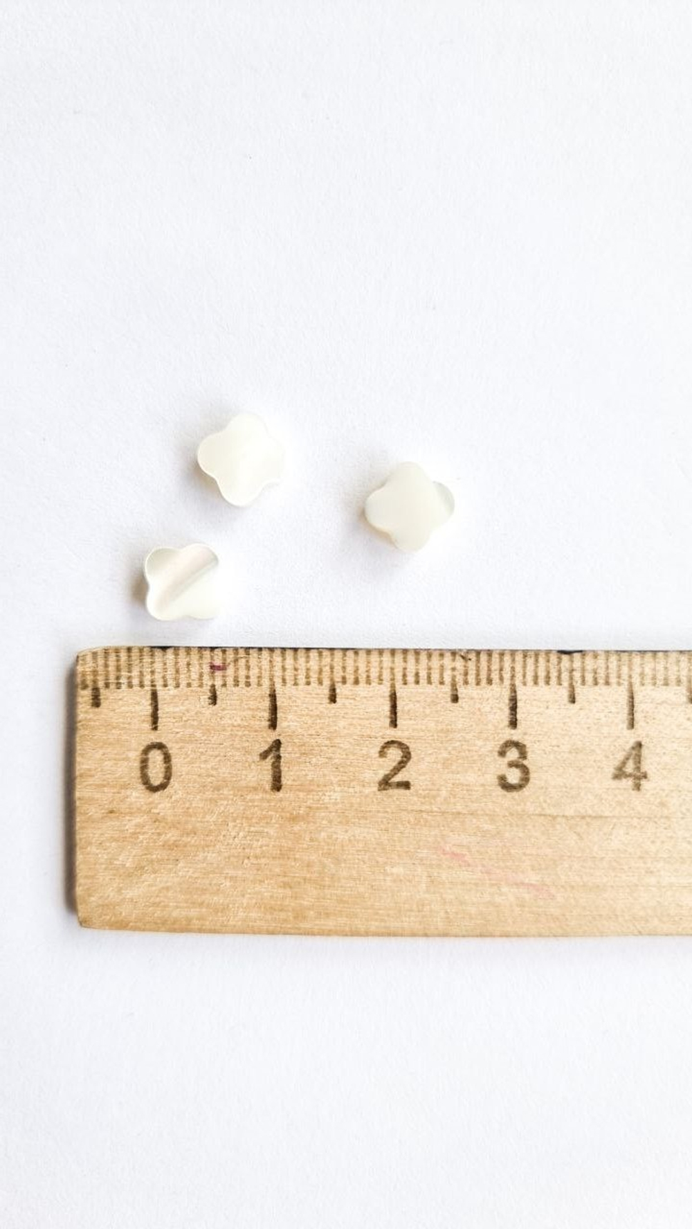 0418-1 Бусина перламутр "Клевер" 8мм