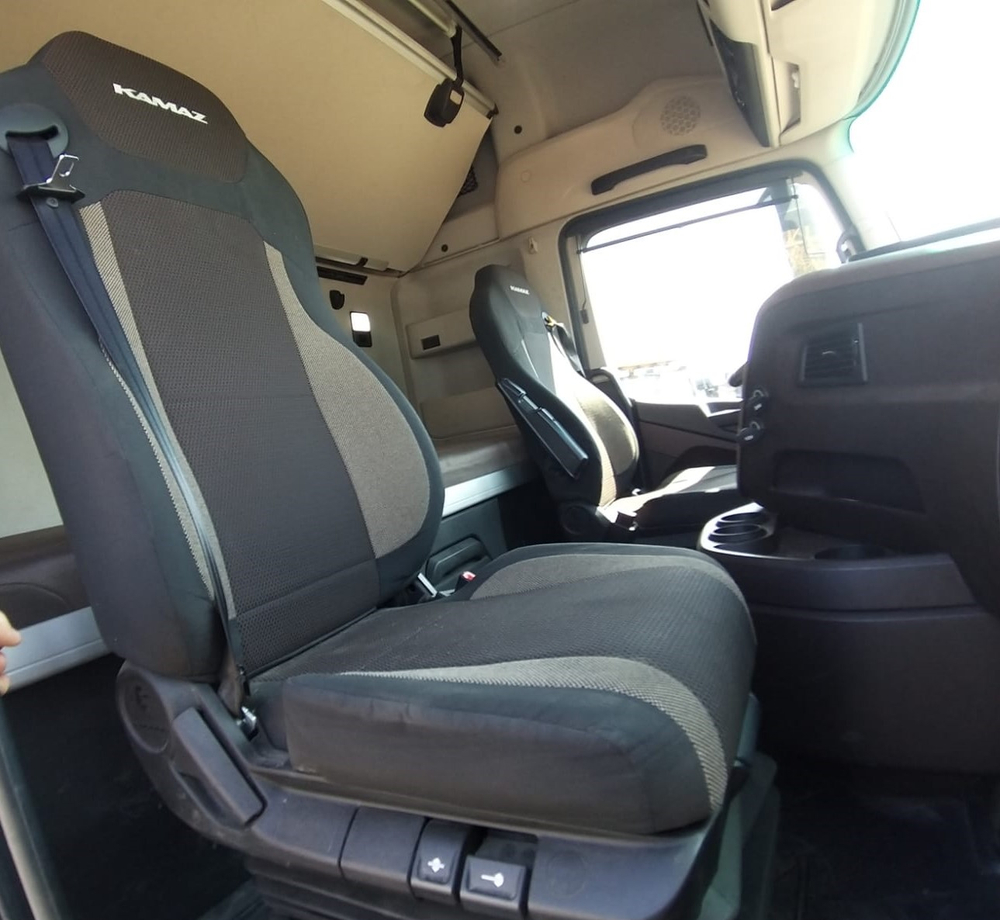 КамАЗ М1945 4x2 Седельный тягач 54901-92 (Дизельный, 11,9 л, 450 л.с., АТ)