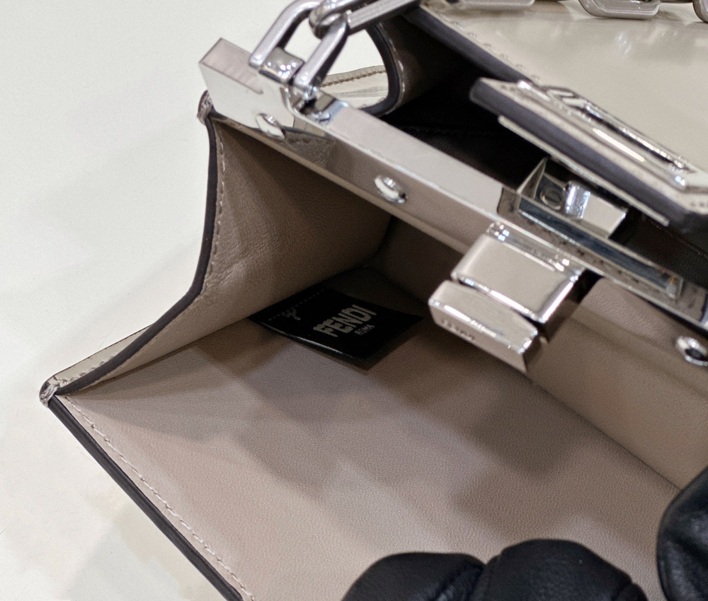 Fendi Peekaboo Cut Petite 20 cm