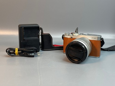 FujiFilm X-M1 Kit XC 16-50mm F3.5-5.6 OIS