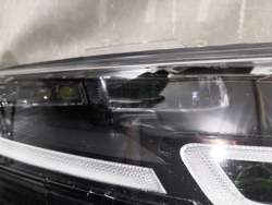 Фара правая в сборе Range Rover Velar Matrix Plus LR093384