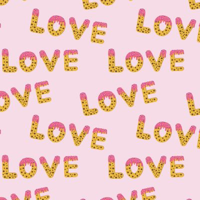 Любовные печенья на розовом.