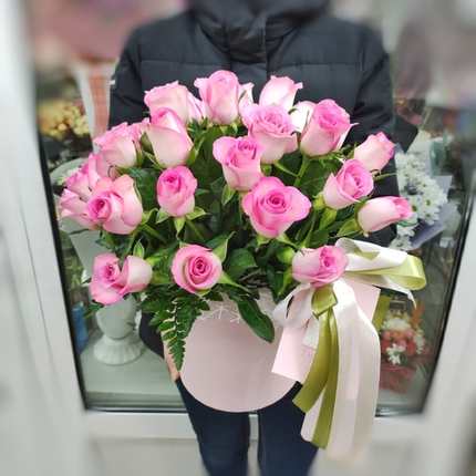 Коробка с 33 розовыми розами (Кения 40 см)