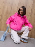 Ветровка с капюшоном