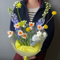 Авторский букет «Садовый гном»/ Цветы/ букет от RoseMarkt