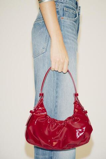 ZARA СУМКА СО СБОРКАМИ И ЭФФЕКТОМ КРАКЕЛЮРА, КРАСНЫЙ