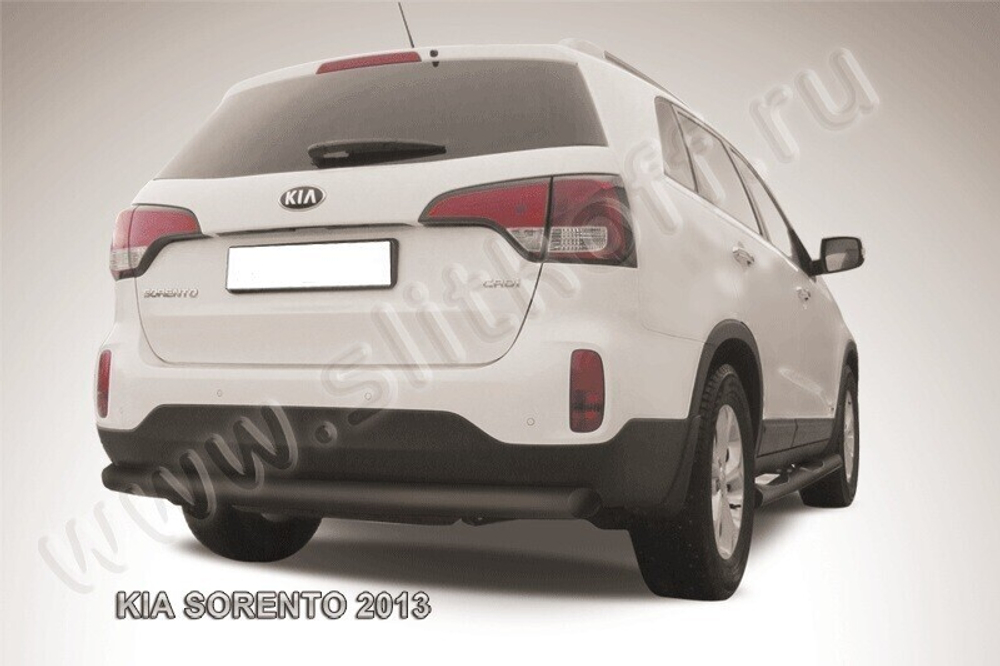 Защита заднего бампера Kia Sorento (2012-2021) d76 радиусная серебристая
