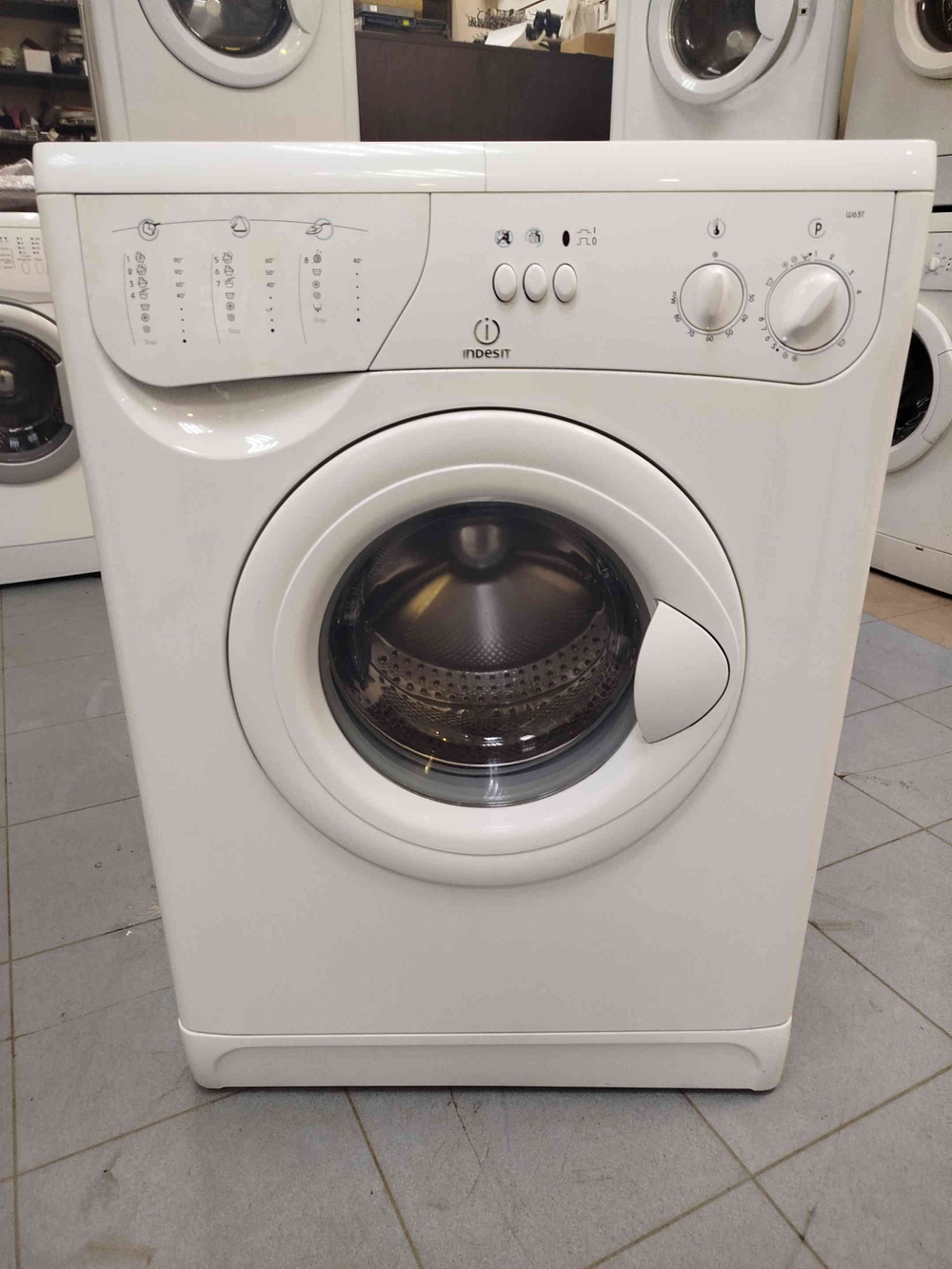 Стиральная машина Indesit W63T 6 кг б/у