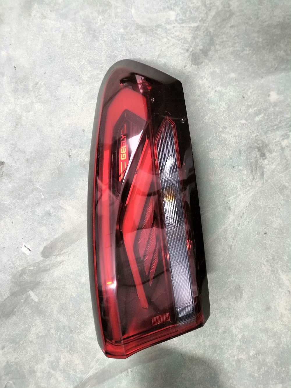 Задний фонарь (стоп-сигнал) для Geely Emgrand 4 поколения