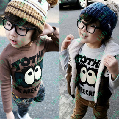 Лонгслив с изображением глаз и надписями