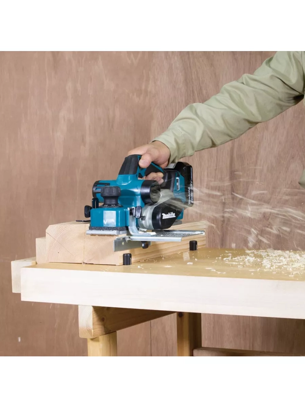 Аккумуляторный рубанок Makita DKP181ZU