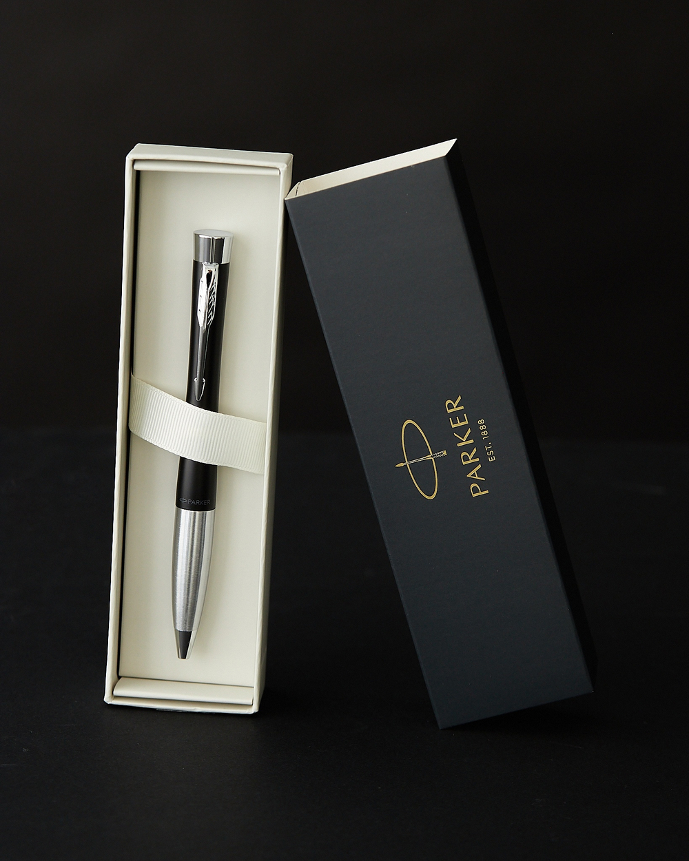 Набор с гравировкой: Ежедневник и шариковая ручка Parker Urban Muted Black Chrome Trim (черный)