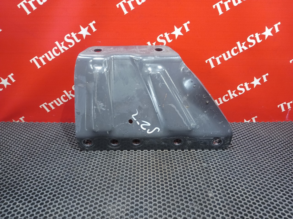 Кронштейн траверсы передний левый