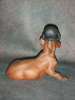 Статуэтка. Фарфор. Собака Такса в цилиндре. Capodimonte. Италия