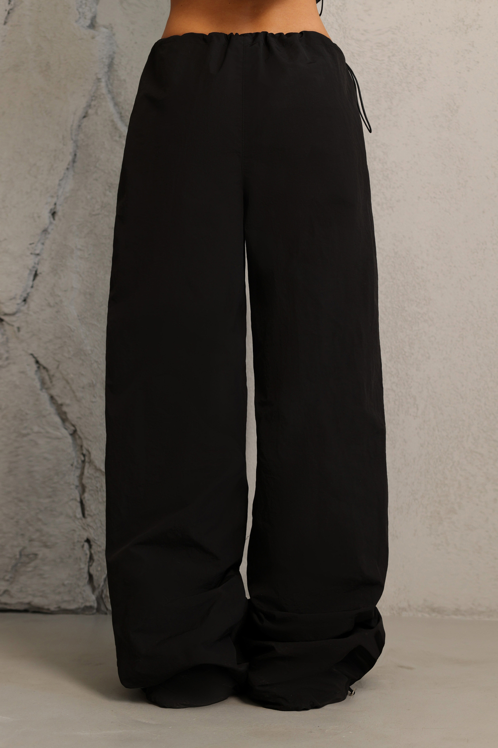 Брюки из плащевки