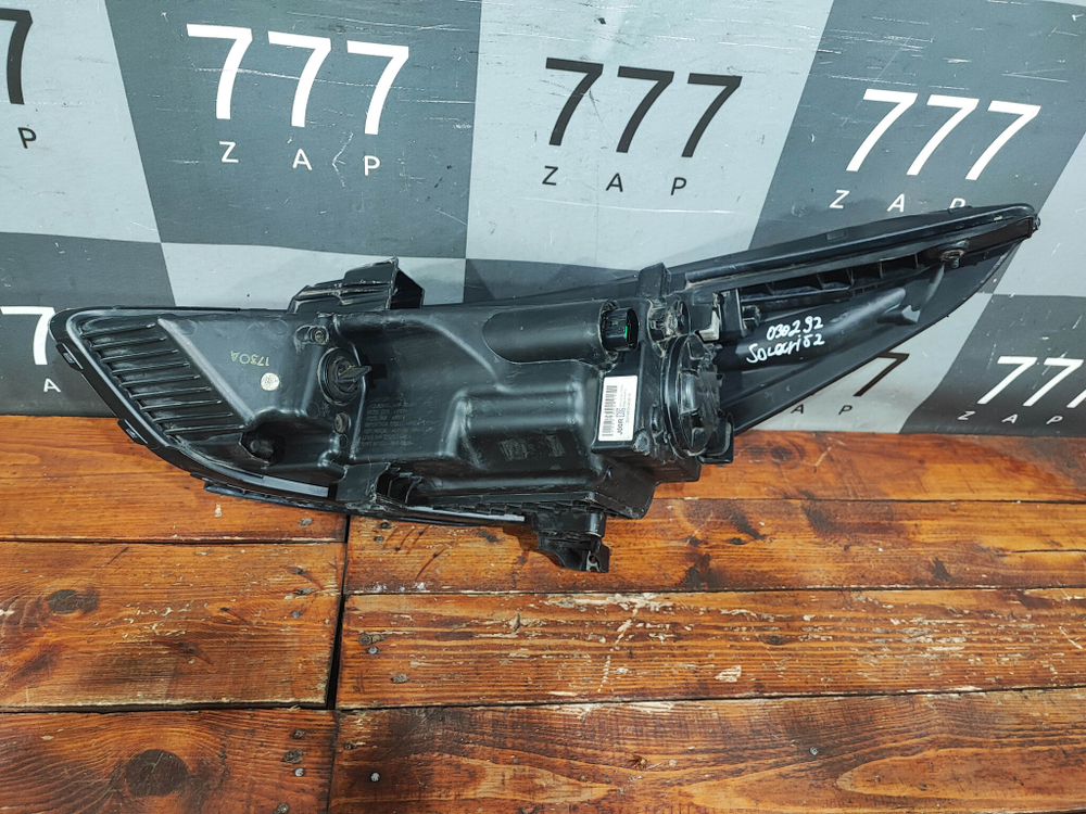 Фара правая галоген Hyundai Solaris 2 (HCR) 17-20 Б/У Оригинал 92102H5000