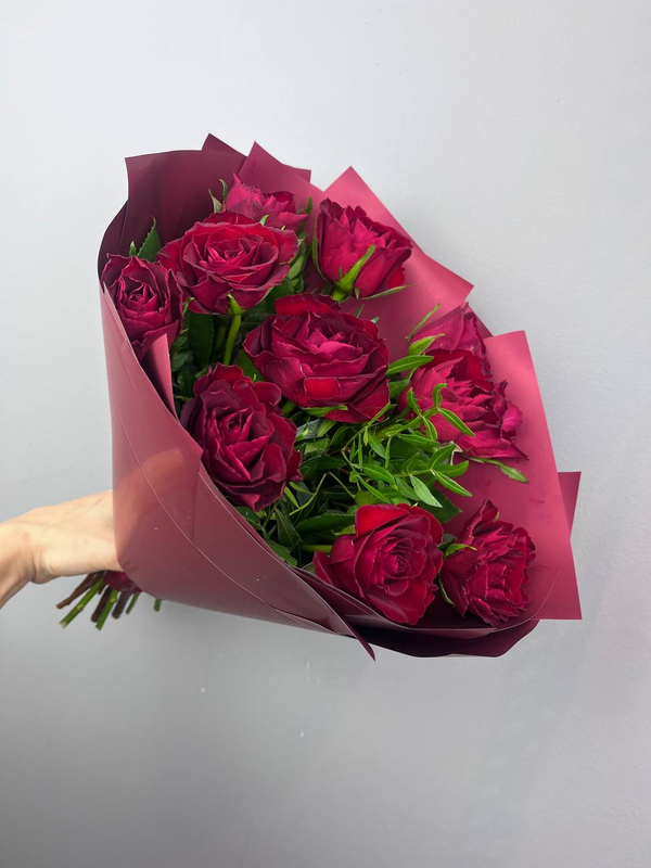 Букет роз "Мадам ред" 40 см