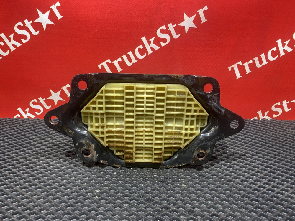 Подушка двигателя задняя