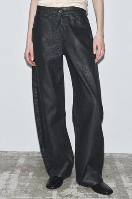 ZARA ДЖИНСЫ ZW COLLECTION BARREL С ЭФФЕКТОМ КРАКЛЕ И НИЗКОЙ ПОСАДКОЙ, ЧЕРНЫЙ