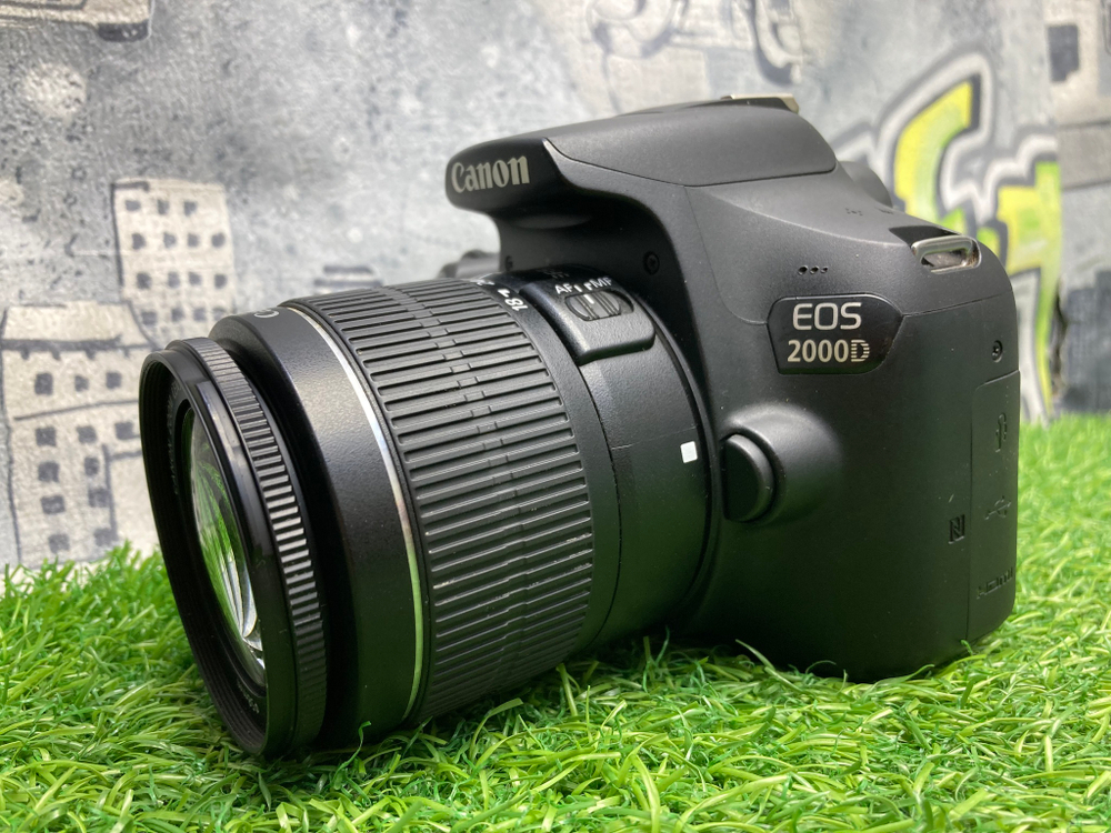 Canon 2000D Kit 18-55mm 3.5-5.6 III