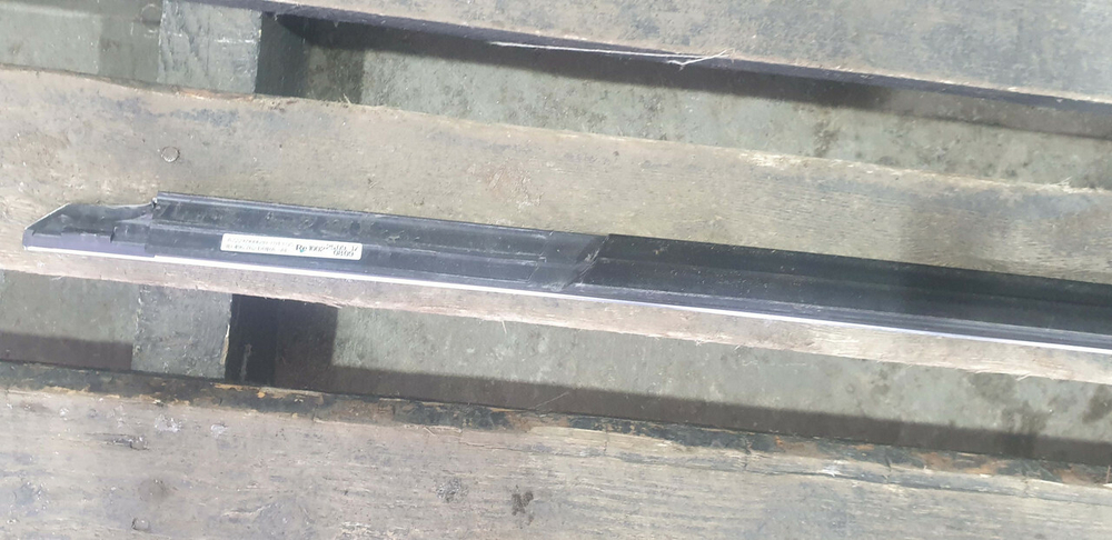 Молдинг двери передней правой Mercedes S (W222) 13-20 Б/У Оригинал A2226900680