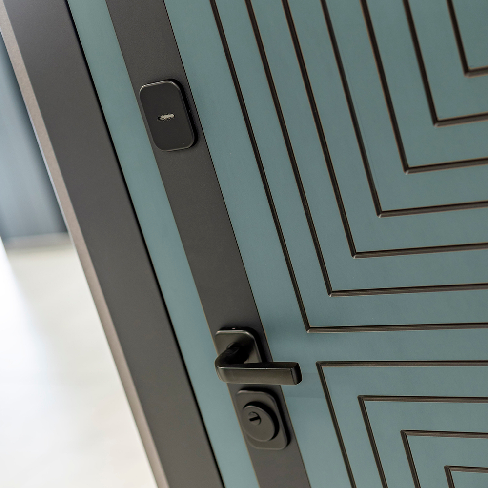 Кредор 32 белый рельеф софт, с тонированным зеркалом