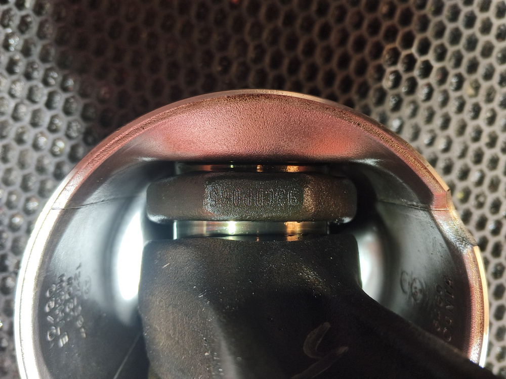 Поршень с шатуном