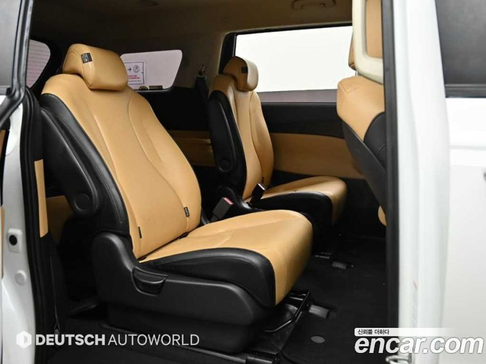 Kia Carnival (Sedona) 4 Generation 9-и местный Prestige (11.2020)