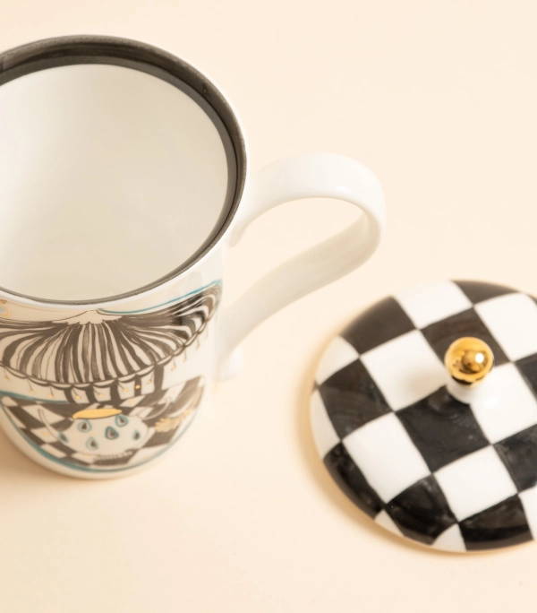 Кружка с золотой крышкой — Голубой зонт | Айшат Гасанова