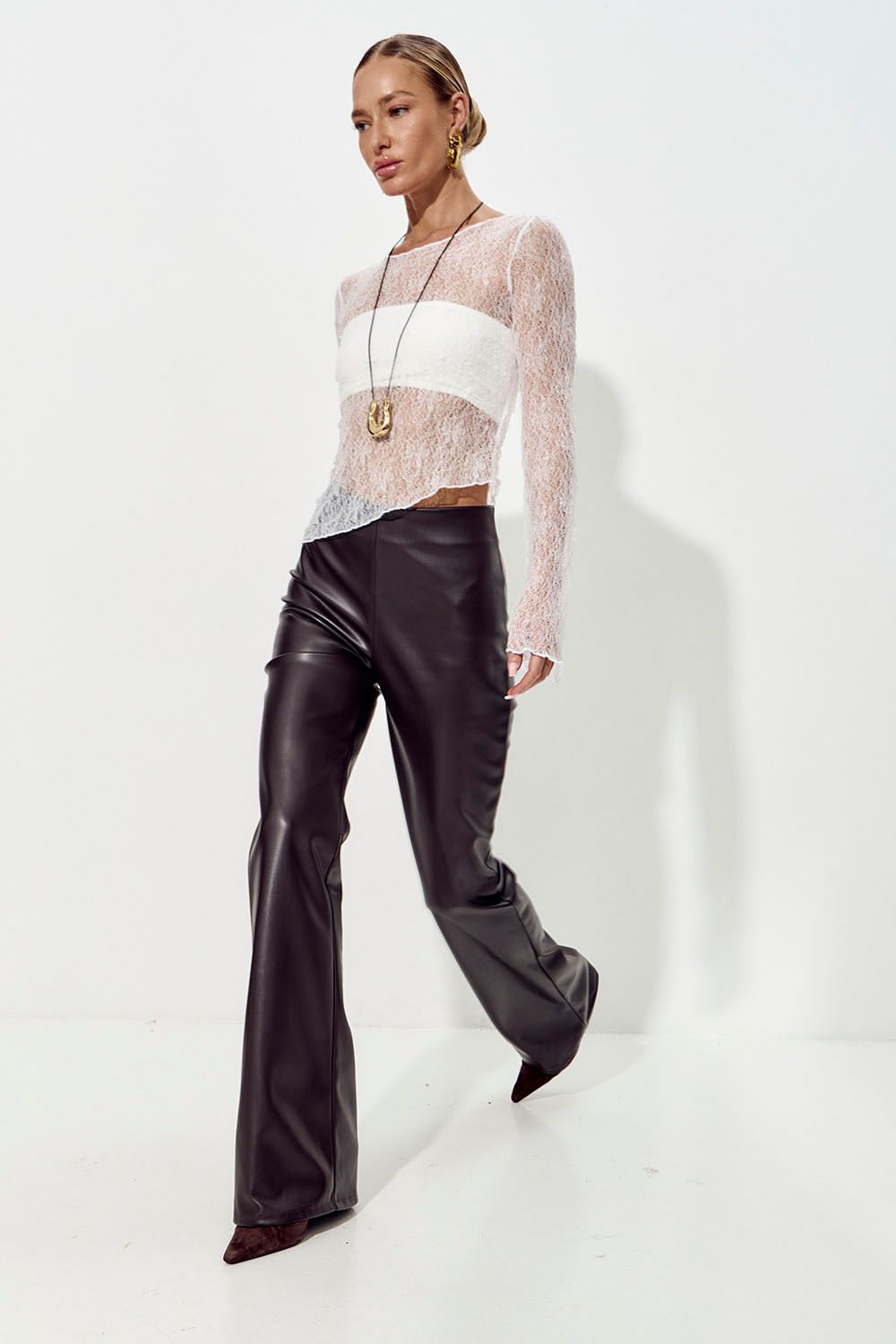 Брюки клеш из экокожи шоколадного цвета