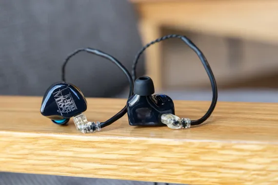 Unique Melody Miracle V2 Universal Black