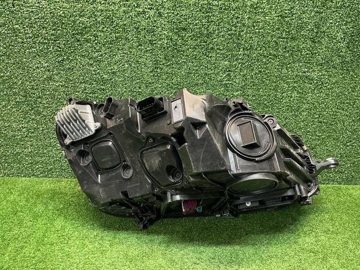 Фара левая Mercedes S W223 (20-нв) Digital Light