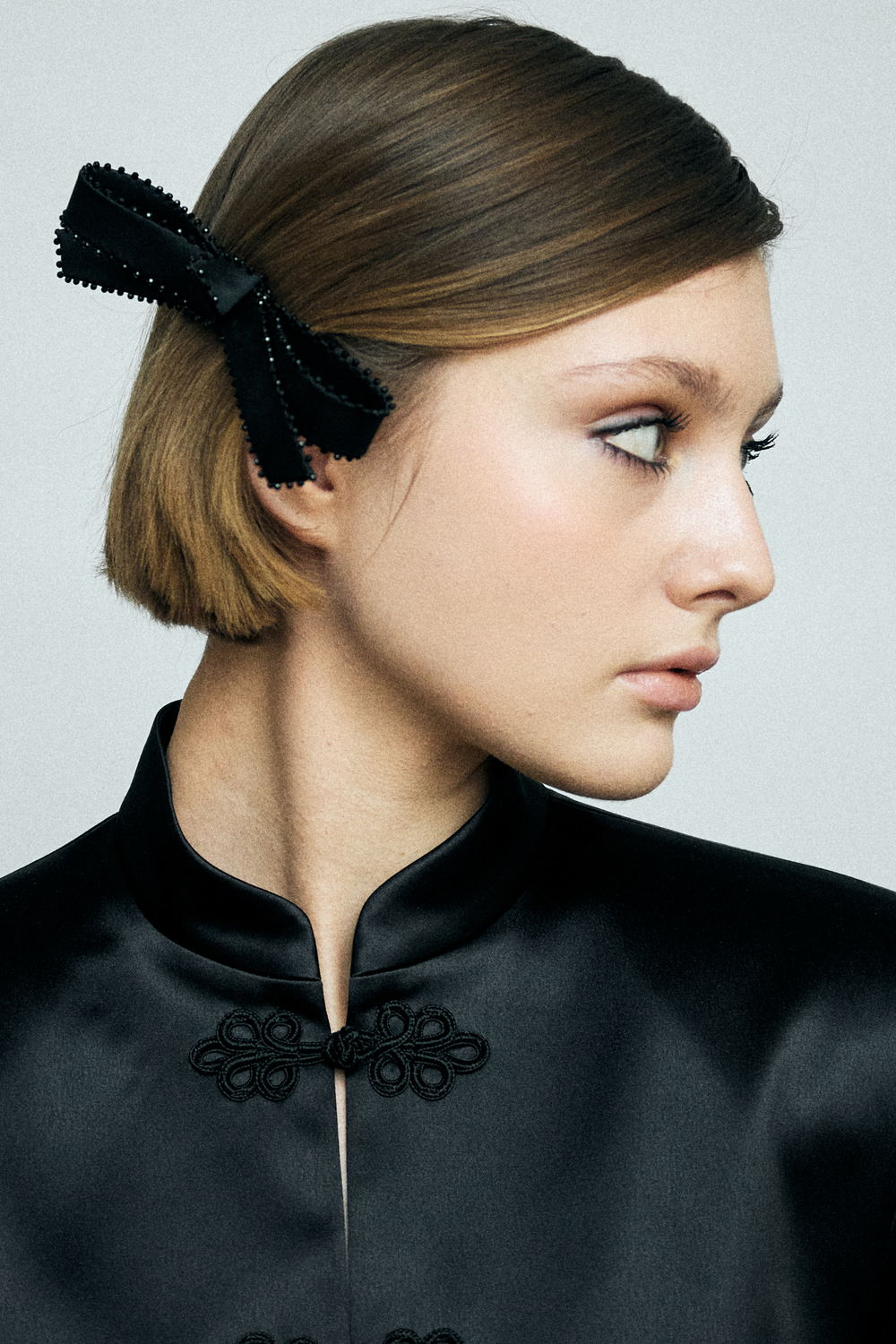 Бант "Стрекоза" коричневый с декором