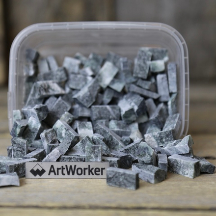 Колотый натуральный камень NS257, 350гр