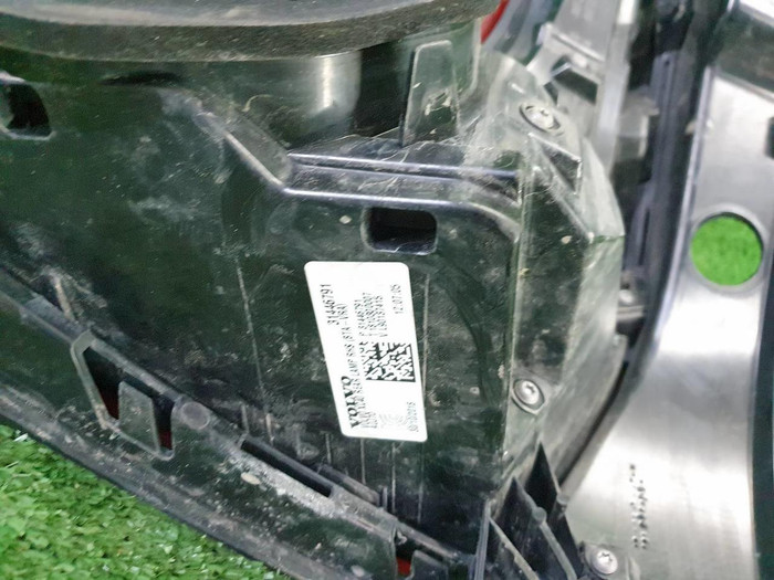 Фонарь правый Volvo XC40 (2017-н.в.)