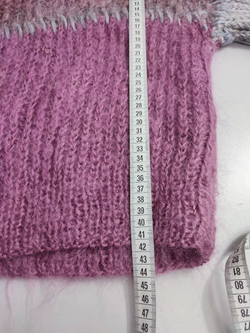 Свитер вязаный шерстяной на 8-9 лет