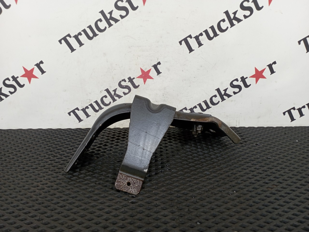 Кронштейн подножки левой 2020г.