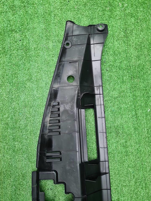 Кожух замка капота Toyota Camry xv70 (2017-н.в.)