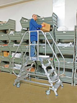 Лестница платформа двухсторонняя  4 ступеней арт.