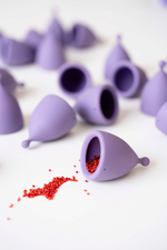 Менструальная чаша 25 мл. в лавандовом цвете