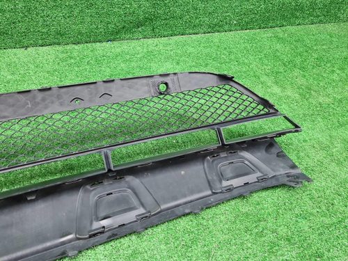 Решетка перед. бампера Mercedes GLC X253 15-19 AMG