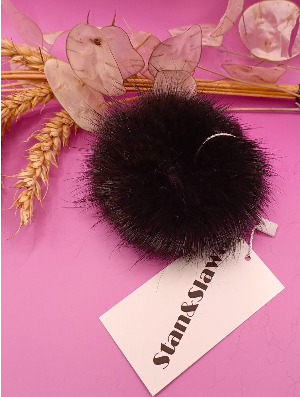 Норковая резинка для волос.