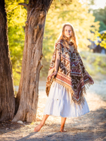 Пончо женское шерстяное с орнаментом