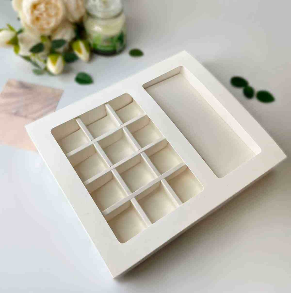 Коробка для 12 конфет и плитку шоколада, белый