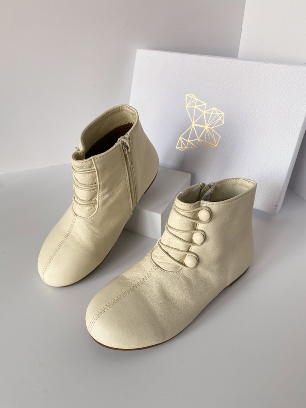 Новые кожаные ботинки  Age of Innocence, 28,5