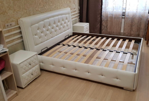 Тумба прикроватная