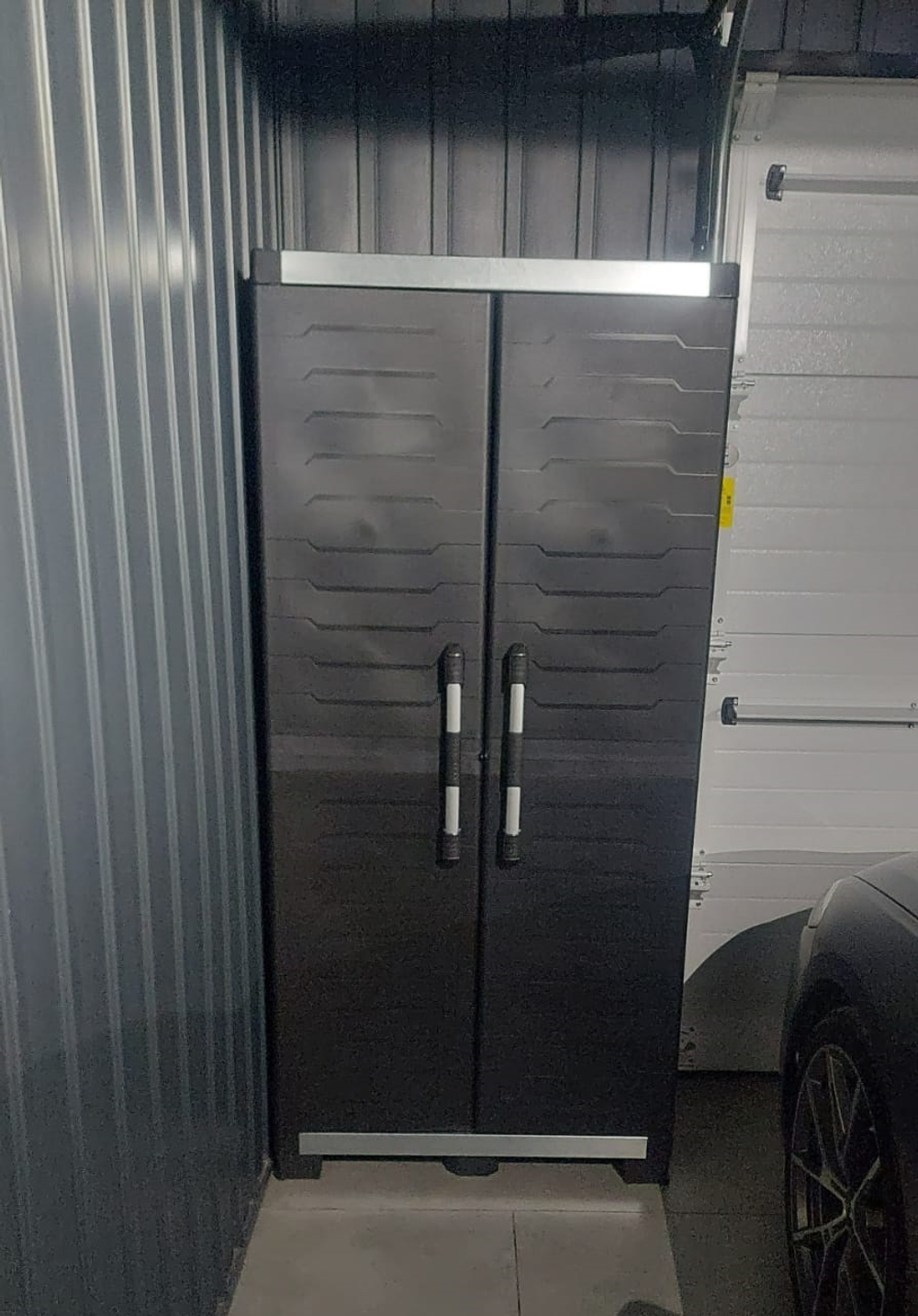 Пластиковый шкаф Keter XL Garage Tall Cabinet
